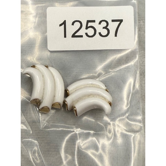 Vintage Trifari EarringsWave Brushed Gold‎ Tone Signed Clip Ons - Picture 6 of 6